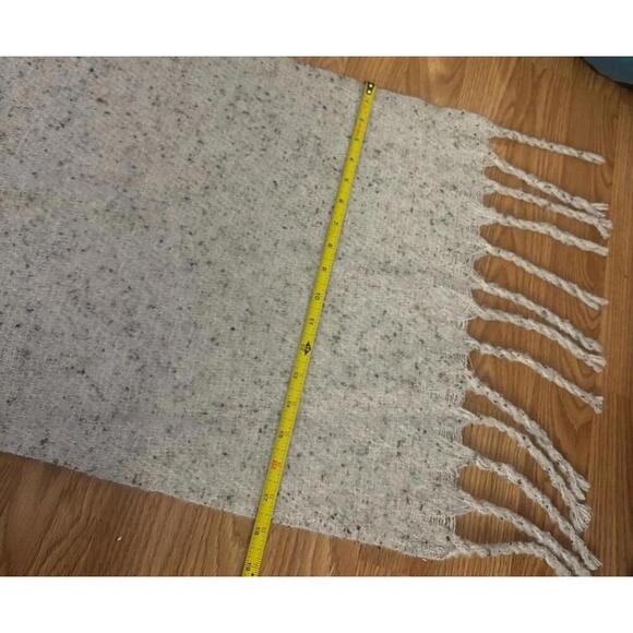 American Eagle Winter Scarf - Picture 4 of 5